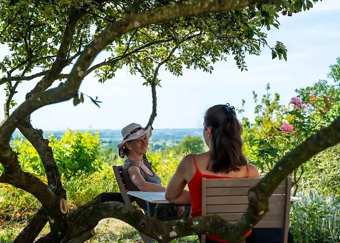 Et Table D'hotes - Les Jardins De La Longagne 住宿加早餐酒店 3*