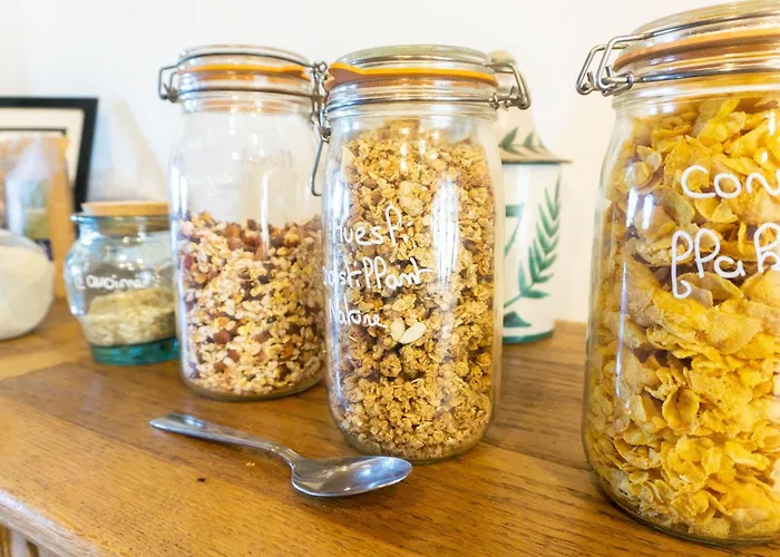 Et Table D'hotes - Les Jardins De La Longagne 住宿加早餐酒店 Saussenac