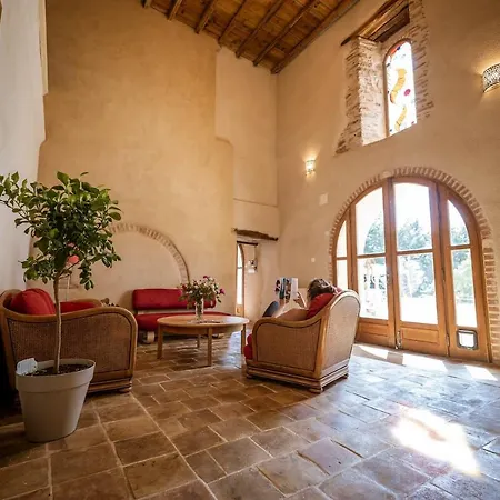 Bed & Breakfast Et Table D'hotes - Les Jardins De La Longagne 3*