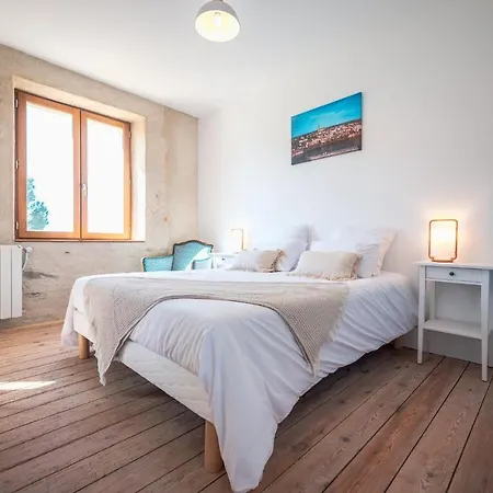 Bed & Breakfast Et Table D'hotes - Les Jardins De La Longagne