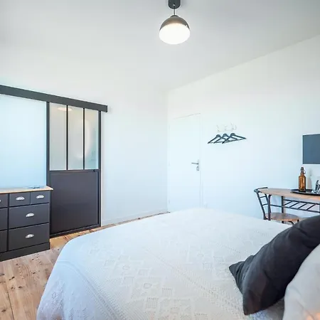 Bed & Breakfast Et Table D'hotes - Les Jardins De La Longagne Saussenac