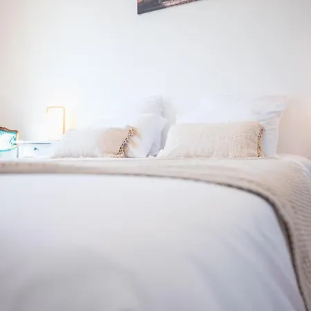 Et Table D'hotes - Les Jardins De La Longagne Bed & Breakfast Saussenac